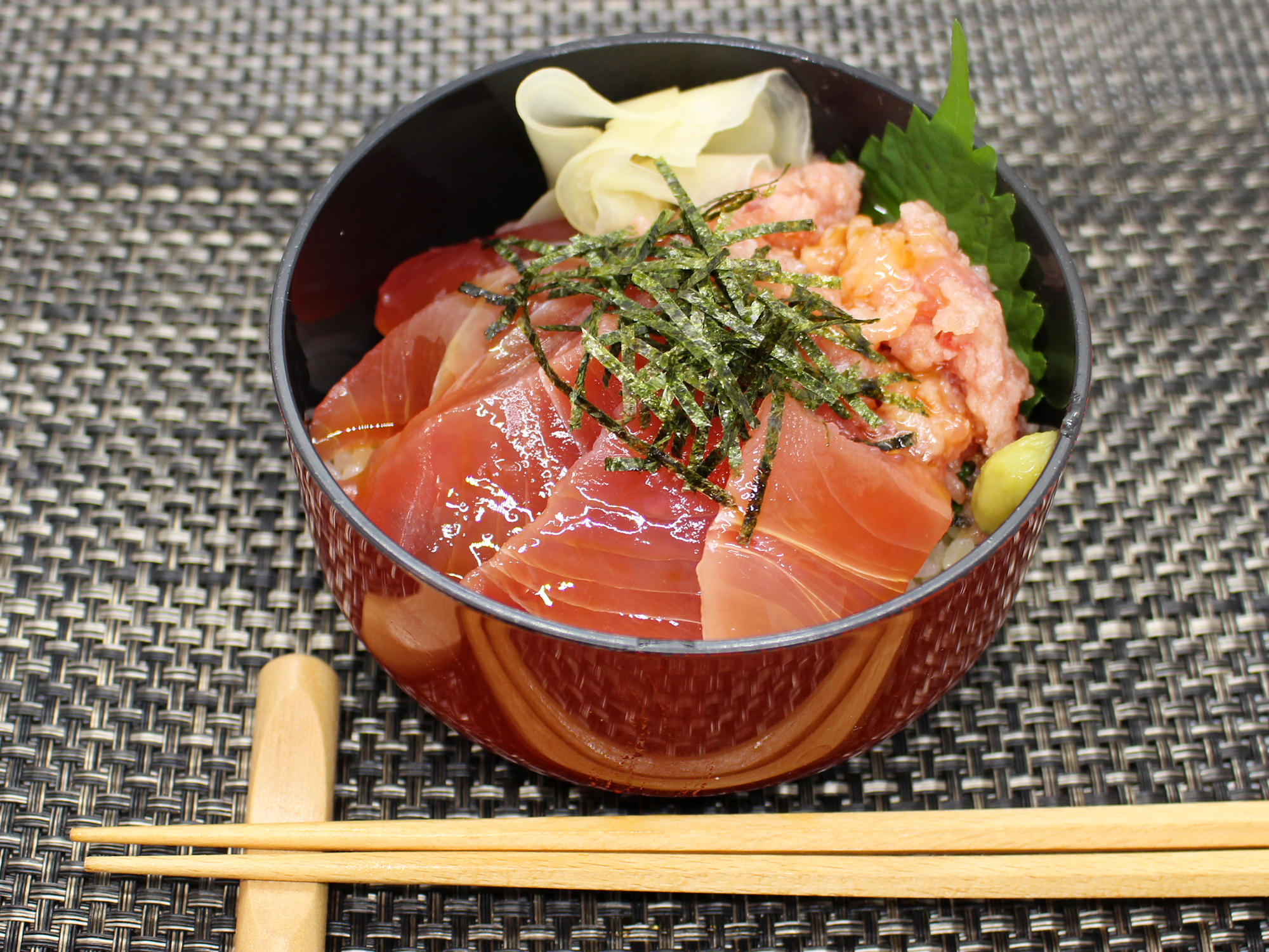 マグロ丼トップ